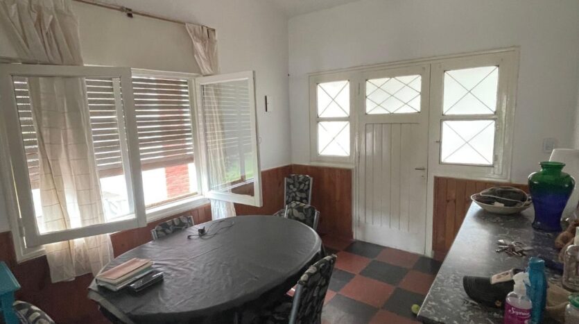 CASA CON DEPARTAMENTO – (COD CA190)