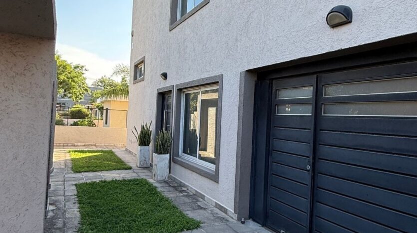 CASA EN VENTA – VILLA CARLOS PAZ (COD)