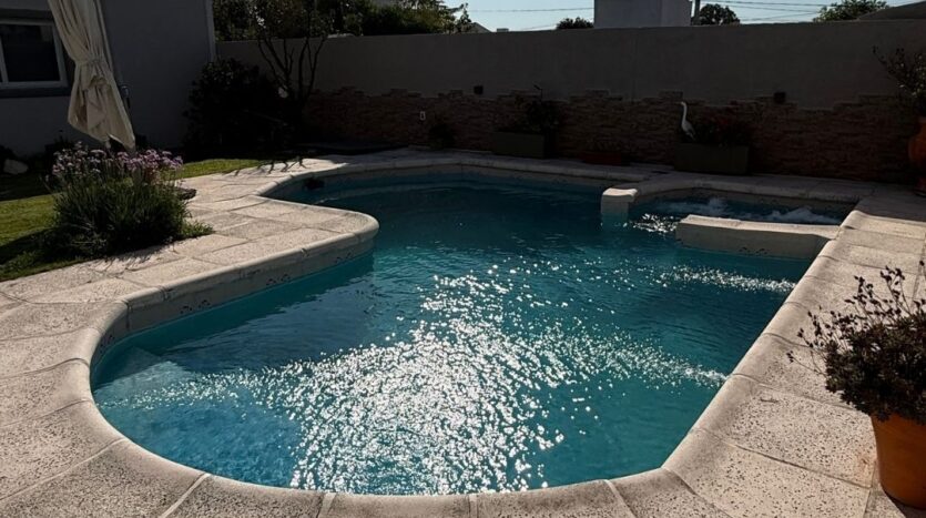 CASA EN VENTA – VILLA CARLOS PAZ (COD)